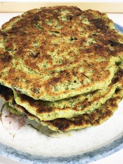 和風なヨモギと小豆の米粉ホットケーキ-レシピのメイン写真