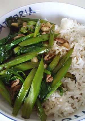 つる紫と豚肉炒めのっけご飯-レシピのメイン写真