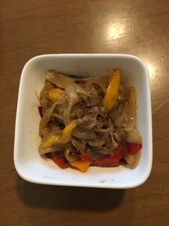 彩り鮮やか♪牛肉とパプリカのオイマヨ炒め-レシピのメイン写真