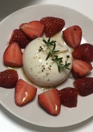 ブラータチーズといちごのカプレーゼ-レシピのメイン写真