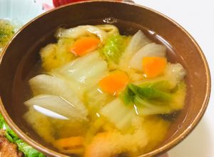 白菜と根菜の具沢山味噌汁・油あげ味噌汁-レシピのメイン写真