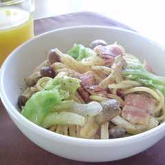 รูปของ ベーコンとレタスのクリームチーズパスタ