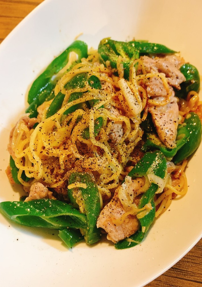 万願寺と豚肩ロースのねぎ塩焼きそば-レシピのメイン写真