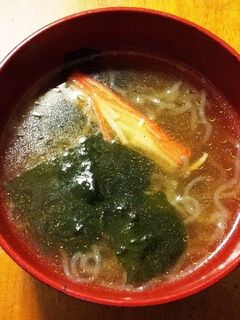 ワカメ、カニカマ、シラタキスープ-レシピのメイン写真