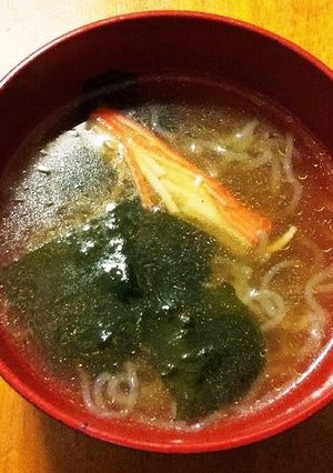 ワカメ、カニカマ、シラタキスープ-レシピのメイン写真