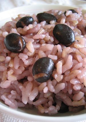 綺麗な紫色♪発芽玄米入り黒豆ご飯-レシピのメイン写真