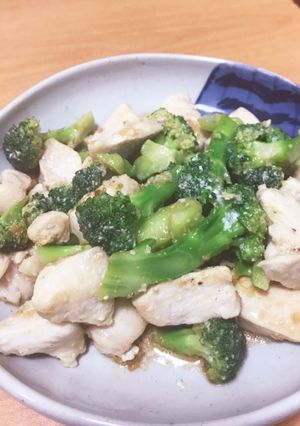 鶏ムネとブロッコリーの塩麹オイスター炒め-レシピのメイン写真