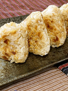 簡単!ツナごま焼きおにぎり-レシピのメイン写真