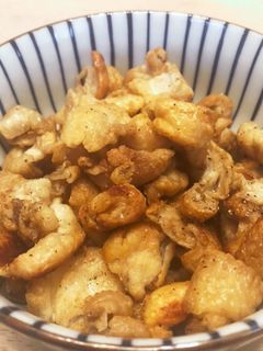あまった鶏皮でカリカリ おつまみ-レシピのメイン写真