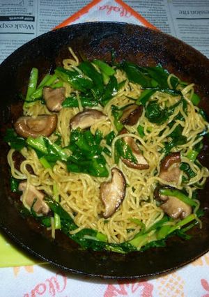 椎茸＋ニラ炒めのマルちゃんの塩焼きそば-レシピのメイン写真