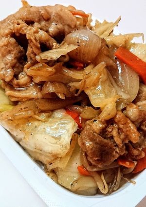 パックご飯で作る「肉野菜炒めご飯」-レシピのメイン写真