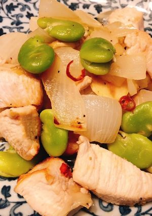そら豆と新玉ねぎの蒸し鶏風-レシピのメイン写真