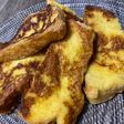 たっぷりバターで朝からフレンチトースト
