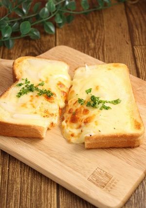 簡単！オニオンダブルチーズトースト-レシピのメイン写真