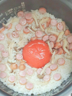 トマト丸ごと炊き込みごはん (洋風)-レシピのメイン写真