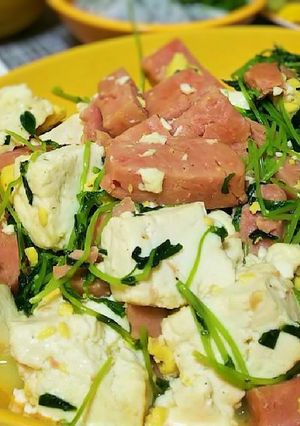 簡単☆豆苗とスパムの豆腐ちゃんぷるー-レシピのメイン写真