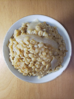 100%押し麦の麦味噌たまねぎ麦飯-レシピのメイン写真