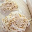 材料2つ!超簡単本場の卵入り手打ちパスタ