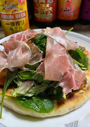 パルマ産生ハムと 野菜サラダのピッツア-レシピのメイン写真