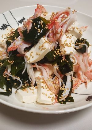 かにかまとワカメ豆腐サラダ-レシピのメイン写真