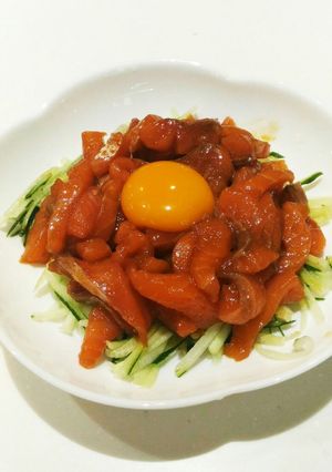 お酒のお供に。サーモンユッケ-レシピのメイン写真