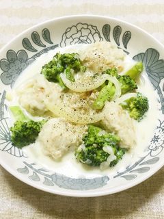 ブロッコリーと鶏団子のクリーム煮-レシピのメイン写真