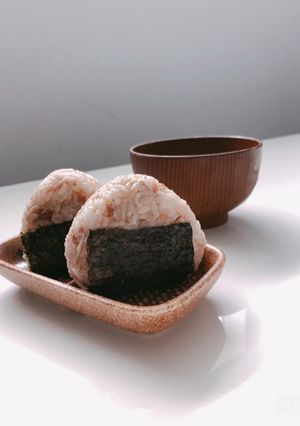 じゃこ&おかか&紅生姜マヨにぎり♡-レシピのメイン写真