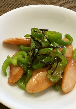 ピーマンとソーセージの塩昆布炒め-レシピのメイン写真