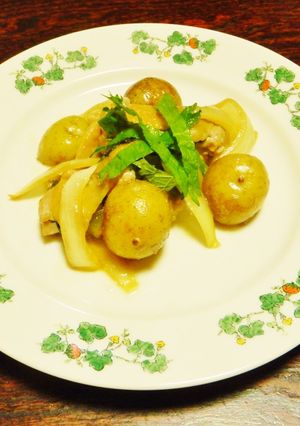おいしい鶏と新玉・新ジャガバター醤油炒め-レシピのメイン写真