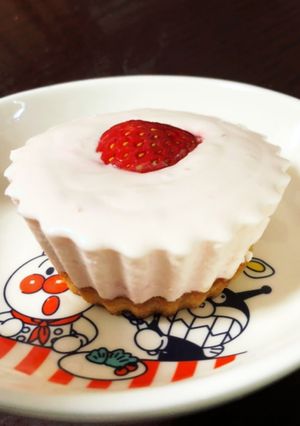 いちごのヨーグルトムースカップケーキ-レシピのメイン写真