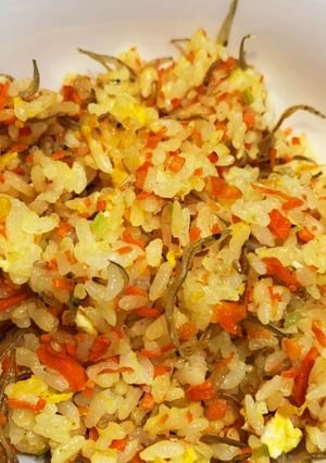 子供が喜ぶ簡単チャーハン♡野菜かくれんぼ-レシピのメイン写真
