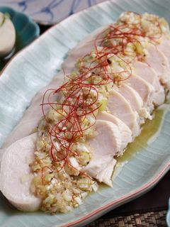 しっとり柔らか!鶏胸肉の茹で鶏ネギ塩ダレ-レシピのメイン写真