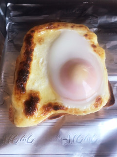 食パン目玉焼きマヨネーズブロック焼き-レシピのメイン写真