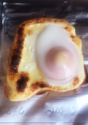 食パン目玉焼きマヨネーズブロック焼き-レシピのメイン写真