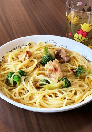 鶏もも肉とブロッコリーのペペロンチーノ-レシピのメイン写真