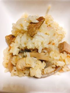 めちゃうま!煮豚入り炊き込みごはん-レシピのメイン写真