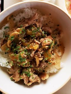 男飯☆レンジで簡単『豚コマ生姜焼丼』-レシピのメイン写真
