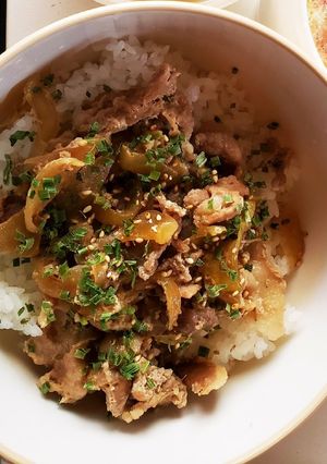 男飯☆レンジで簡単『豚コマ生姜焼丼』-レシピのメイン写真