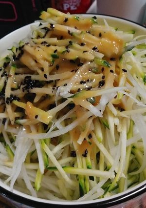 味噌ドレのサラダ(簡単)大根・ズッキーニ-レシピのメイン写真