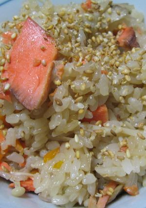 簡単☆鮭とごぼうの炊き込みご飯-レシピのメイン写真