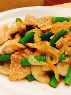 サッパリ絶品!ニンニクの芽と豚肉炒め-レシピのメイン写真
