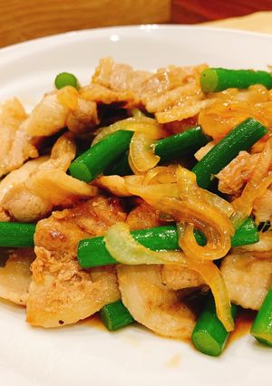 サッパリ絶品！ニンニクの芽と豚肉炒め-レシピのメイン写真