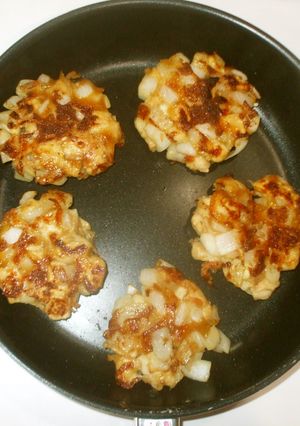 新玉ねぎ鶏肉のかき揚げ風♪簡単揚げない-レシピのメイン写真