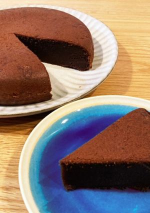 お手頃材料&炊飯器で！絶品ガトーショコラ-レシピのメイン写真