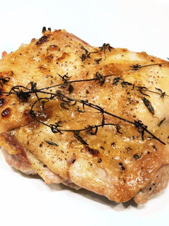 タイムの風味に包まれた!鶏肉の香草焼き♪-レシピのメイン写真