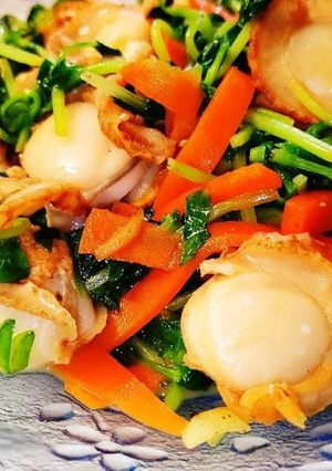 ベビーホタテに豆苗・にんじん炒め。-レシピのメイン写真