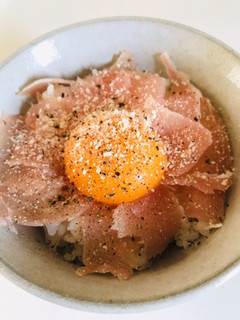 簡単すぎるカルボナーラ風生ハム丼。-レシピのメイン写真