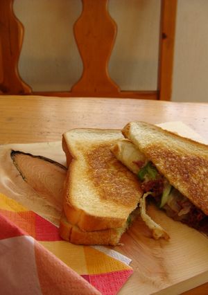 コンビーフと玉ねぎのホットサンド-レシピのメイン写真