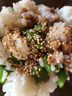 納豆とスナックエンドウのご飯-レシピのメイン写真