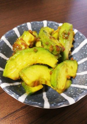 簡単！材料2つ☆アボカドの醤油麹炒め-レシピのメイン写真